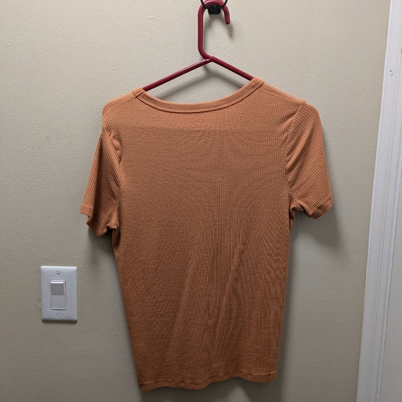 Orange cream basic top - Picture 2 of 3